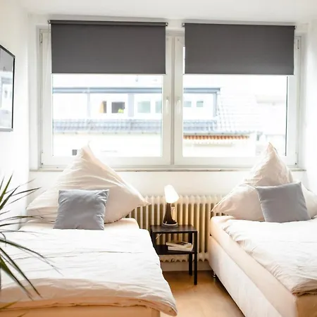 - Neu - Sweet Home, Parkplatz, Netflix Bad Salzuflen