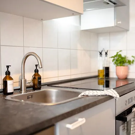 - Neu - Sweet Home, Parkplatz, Netflix Bad Salzuflen