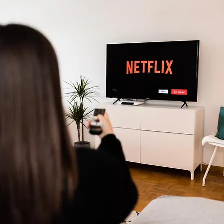 - Neu - Sweet Home, Parkplatz, Netflix *