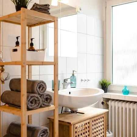 - Neu - Sweet Home, Parkplatz, Netflix