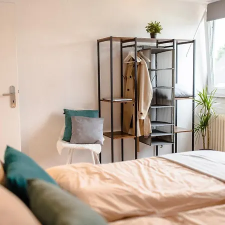 - Neu - Sweet Home, Parkplatz, Netflix * Bad Salzuflen