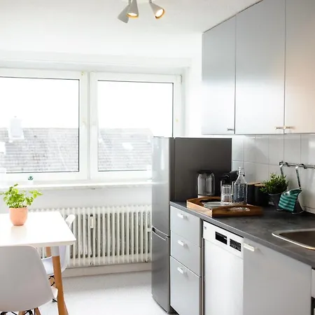 - Neu - Sweet Home, Parkplatz, Netflix Bad Salzuflen