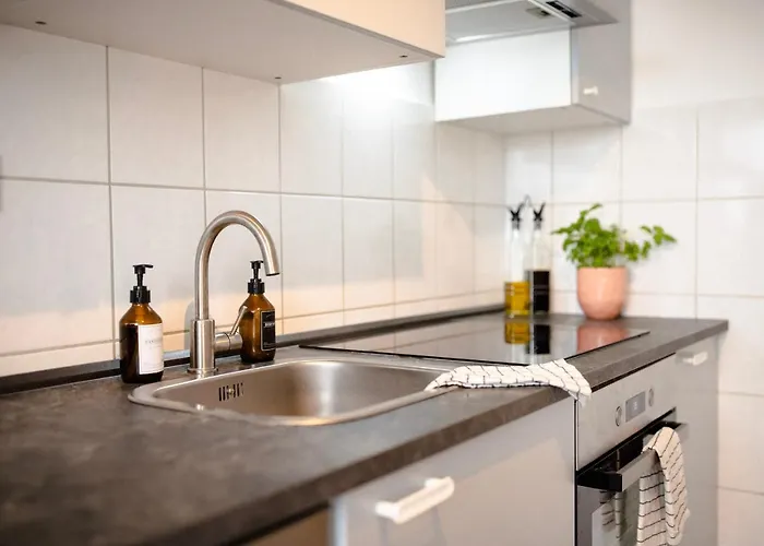 - Neu - Sweet Home, Parkplatz, Netflix Bad Salzuflen