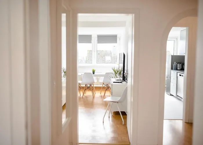 - Neu - Sweet Home, Parkplatz, Netflix *